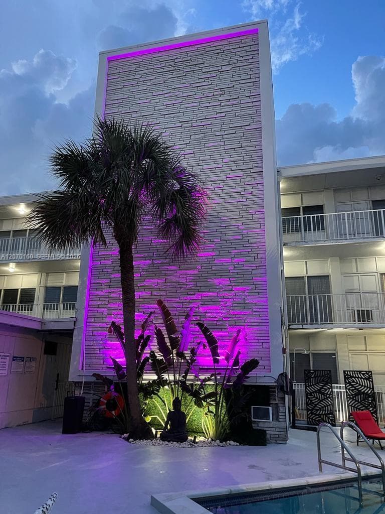 2101 Normandy Dr # 202, Miami Beach FL 33141