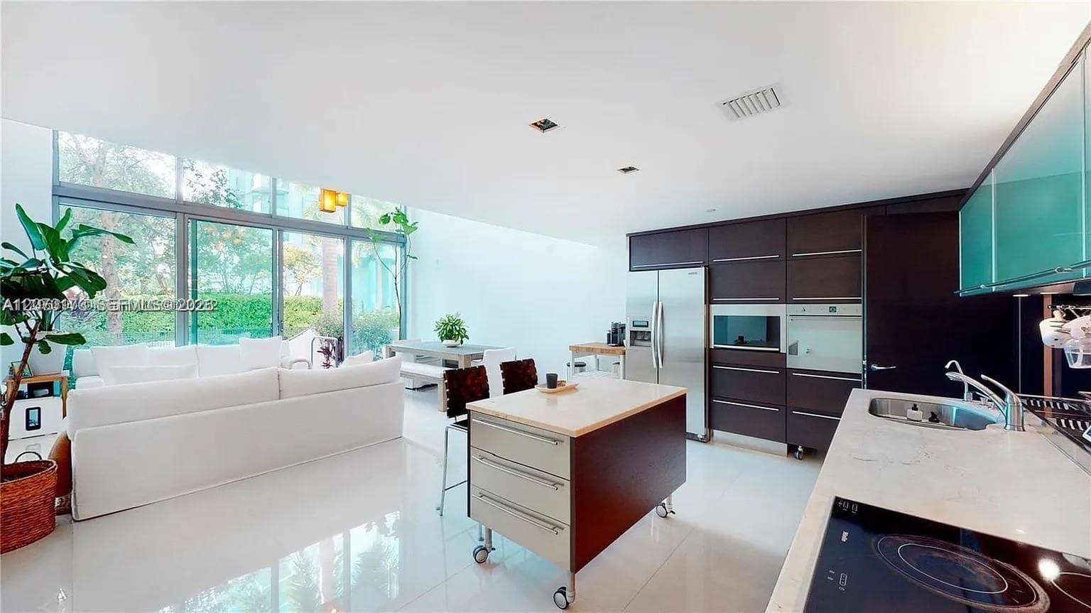 6000 Collins Ave # 124, Miami Beach FL 33140 photo 3