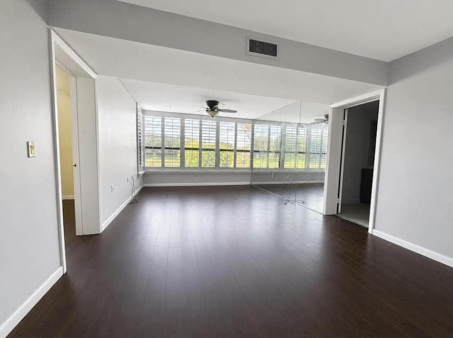 3540 WHITEHALL Drive # 105, West Palm Beach FL 33401 photo 4