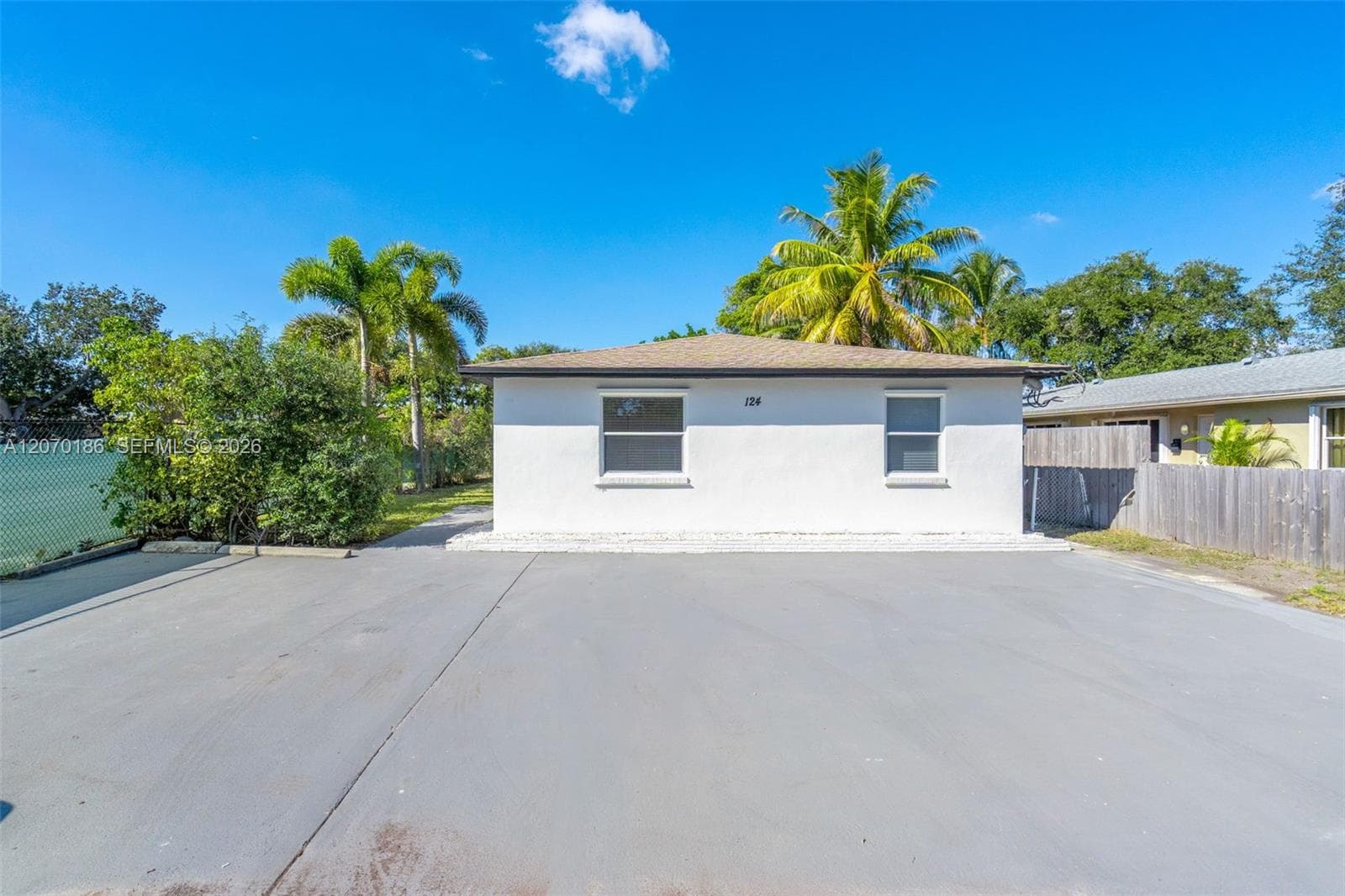 124 SE 2nd Ter # 1-2, Hallandale Beach FL 33009 photo 3