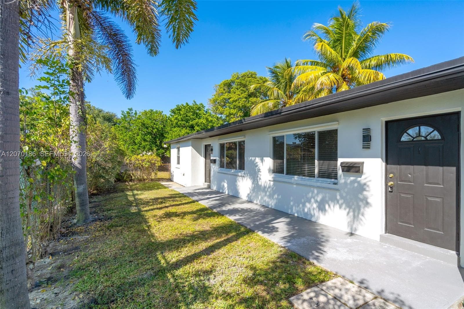 124 SE 2nd Ter # 1-2, Hallandale Beach FL 33009