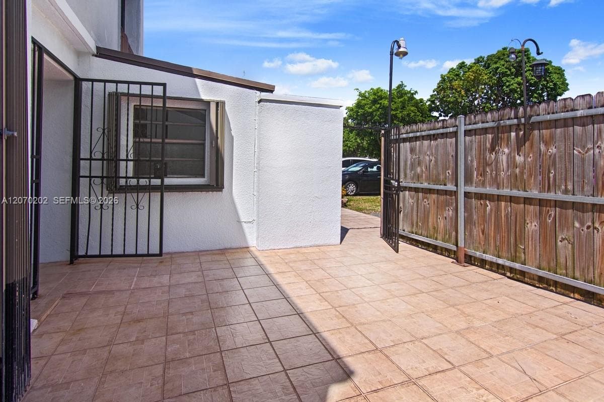 2524 SW 122nd Ct, Miami FL 33175 photo 5