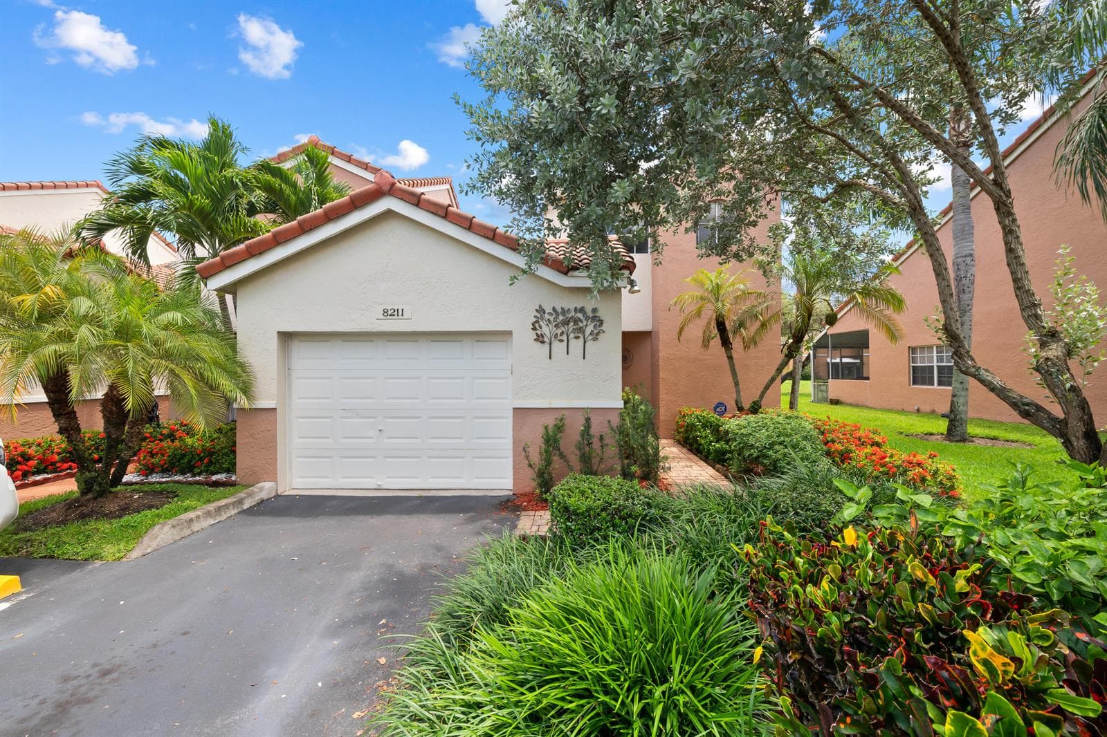 8211 NW 70th Street, Tamarac FL 33321 photo 2