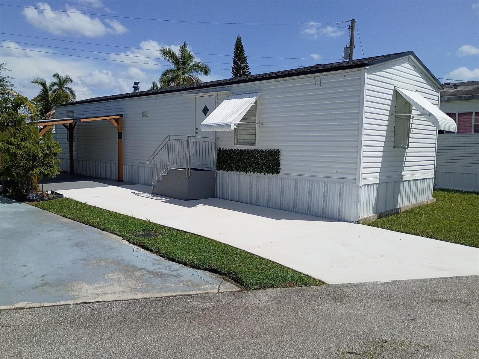 8517 SW 17TH Court, Davie FL 33324