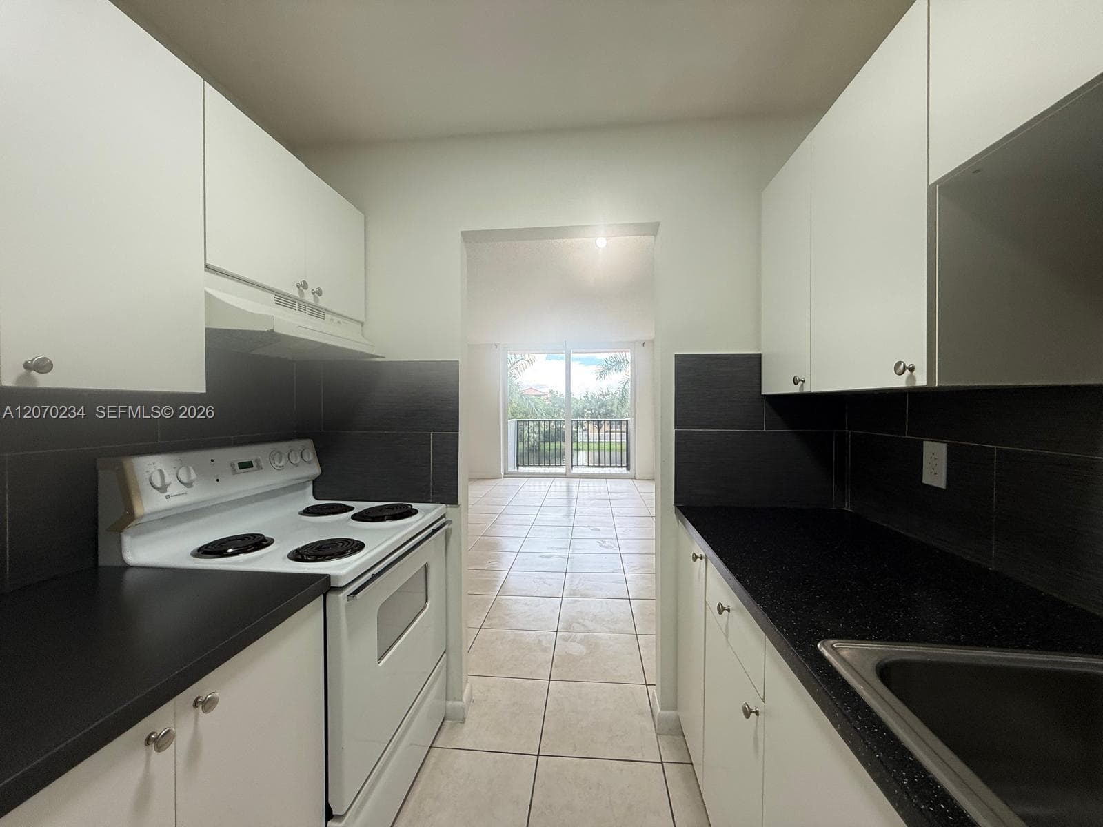 2075 NE 164th St # 302, North Miami Beach FL 33162 photo 5