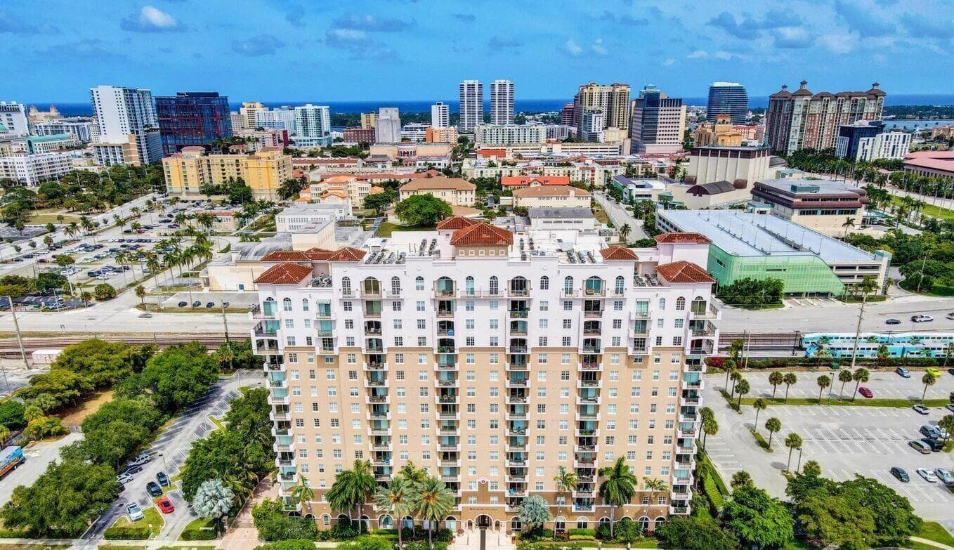 616 CLEARWATER PARK Road # 602, West Palm Beach FL 33401 photo 2