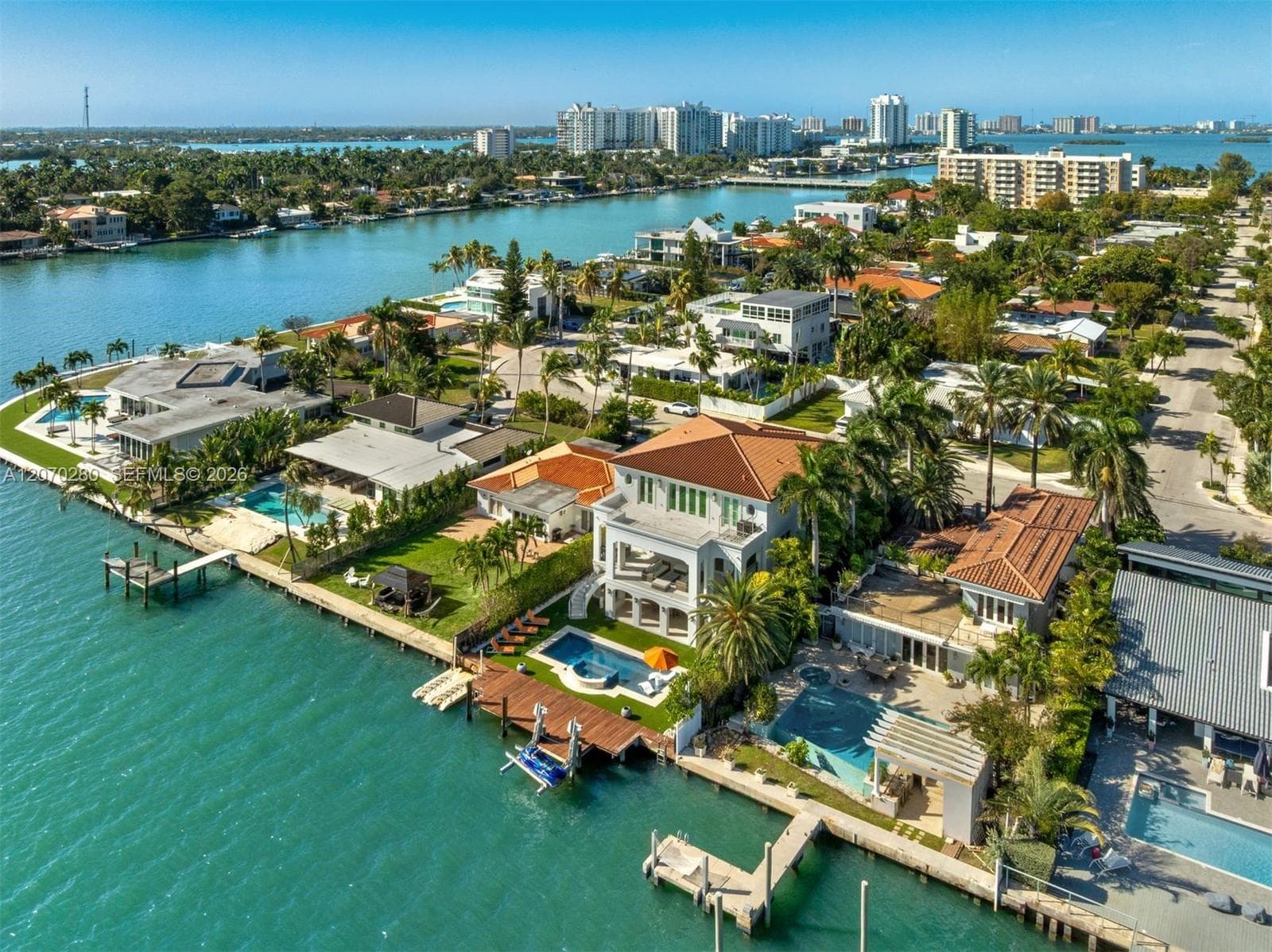 1460 S Treasure Dr, North Bay Village FL 33141 photo 5
