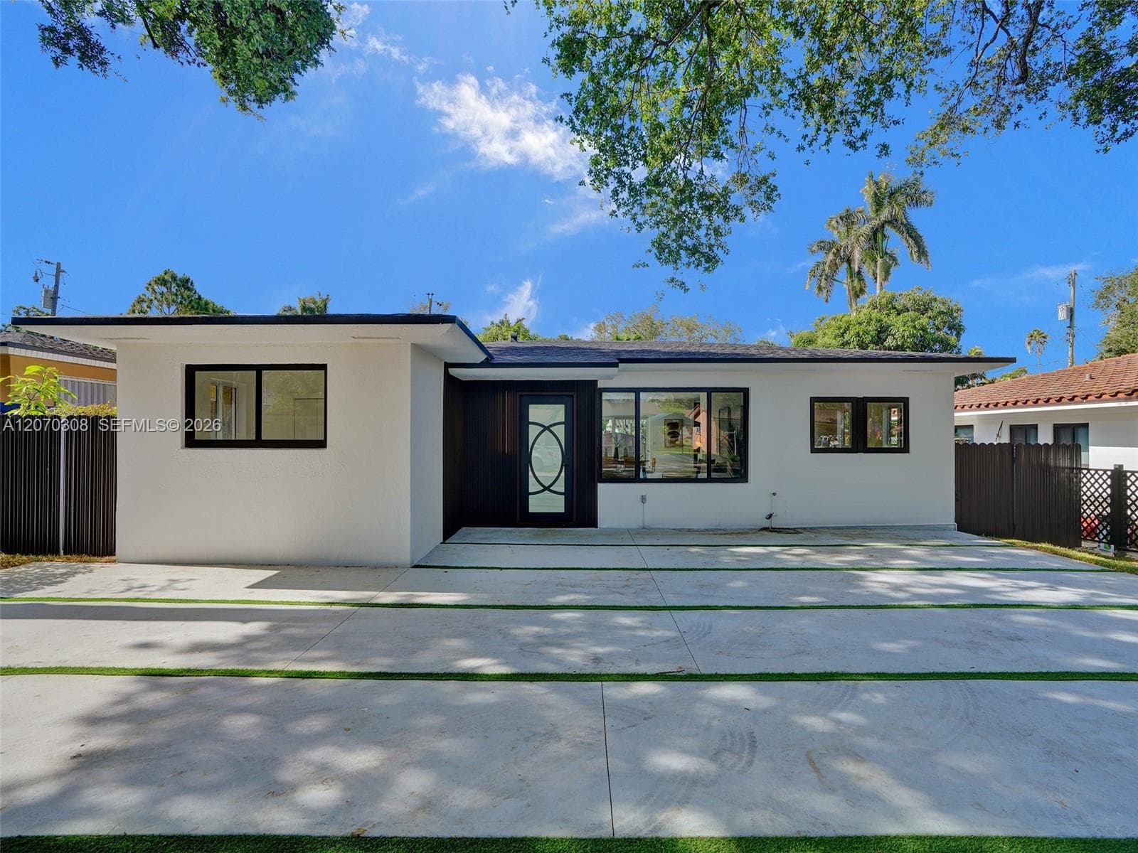 2380 NE 184th Ter, North Miami Beach FL 33160 photo 2