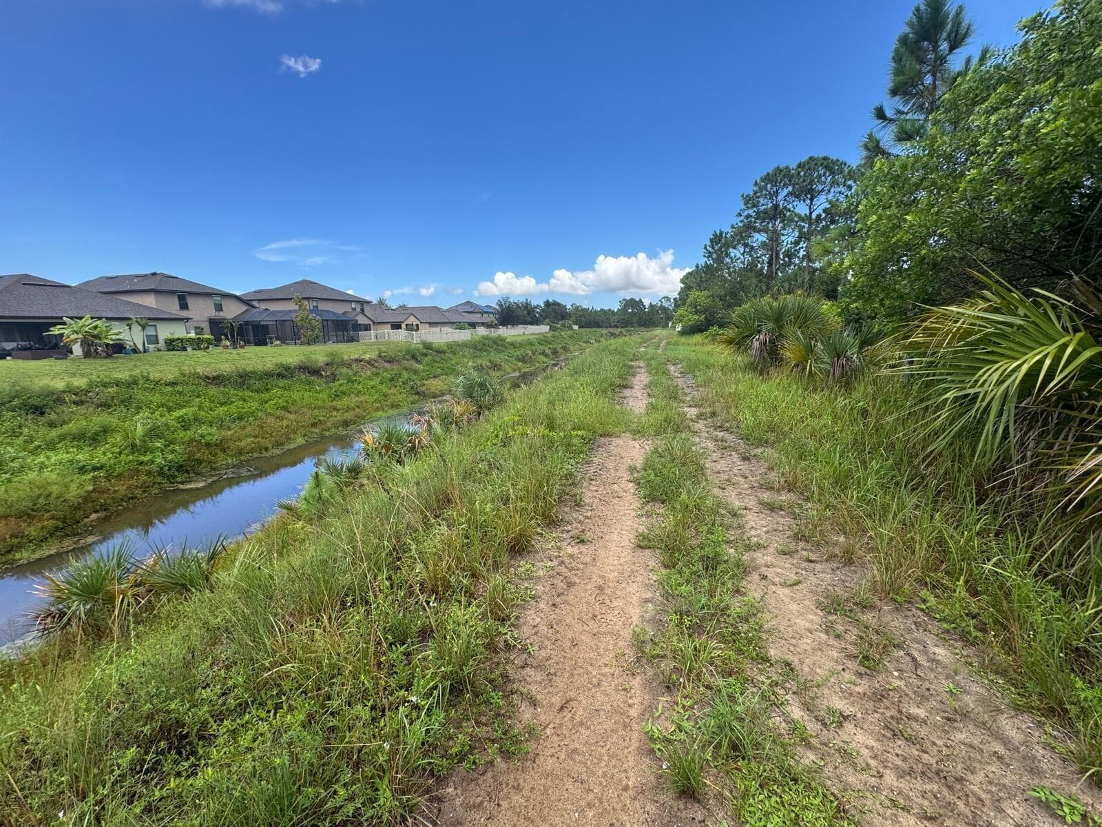 527 PAIGO Street SE, Palm Bay FL 32909 photo 4