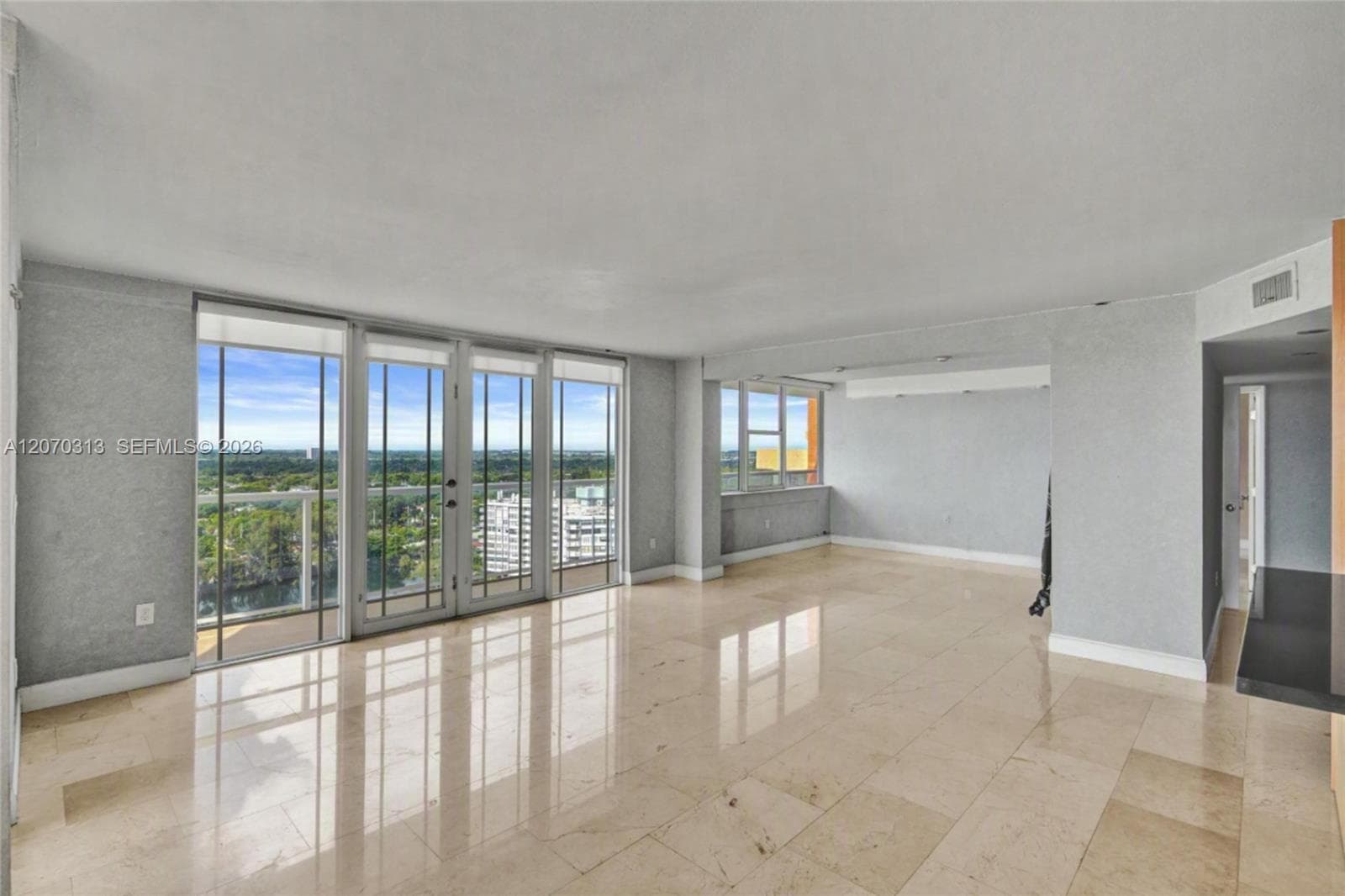 1351 NE Miami Gardens Dr, Miami FL 33179 photo 3