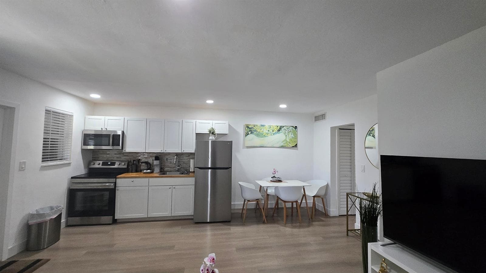 704 NE 8th Street # 10, Hallandale Beach FL 33009 photo 3