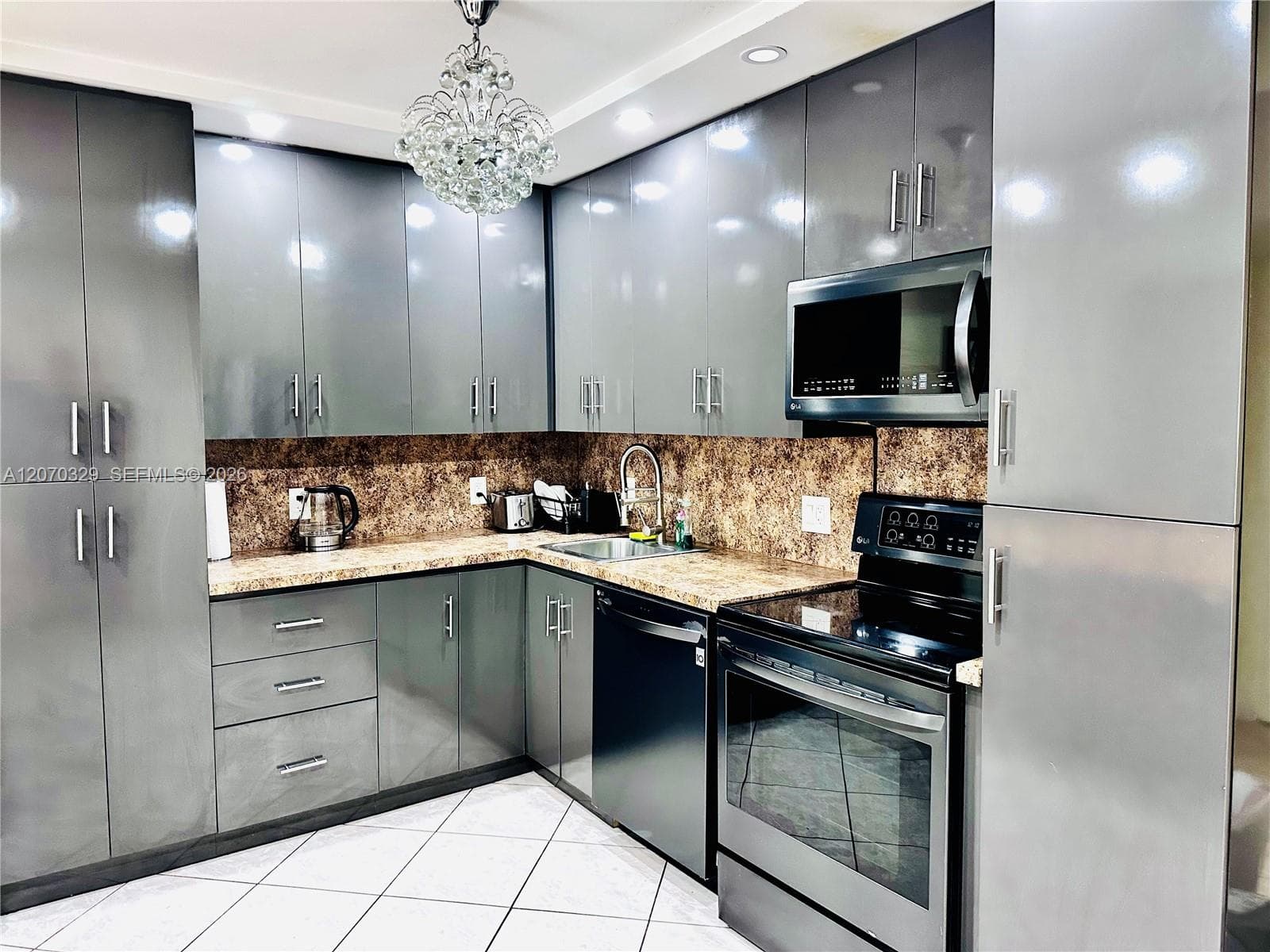1817 S Ocean Dr # 823, Hallandale Beach FL 33009 photo 2