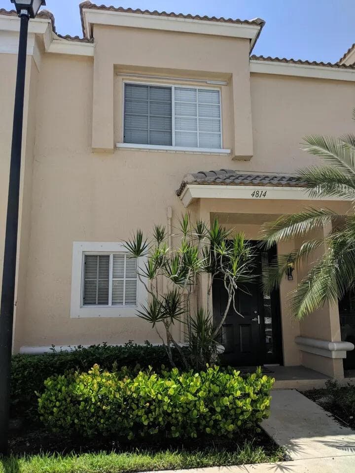 4814 NW 58th Manor, Coconut Creek FL 33073 photo 3