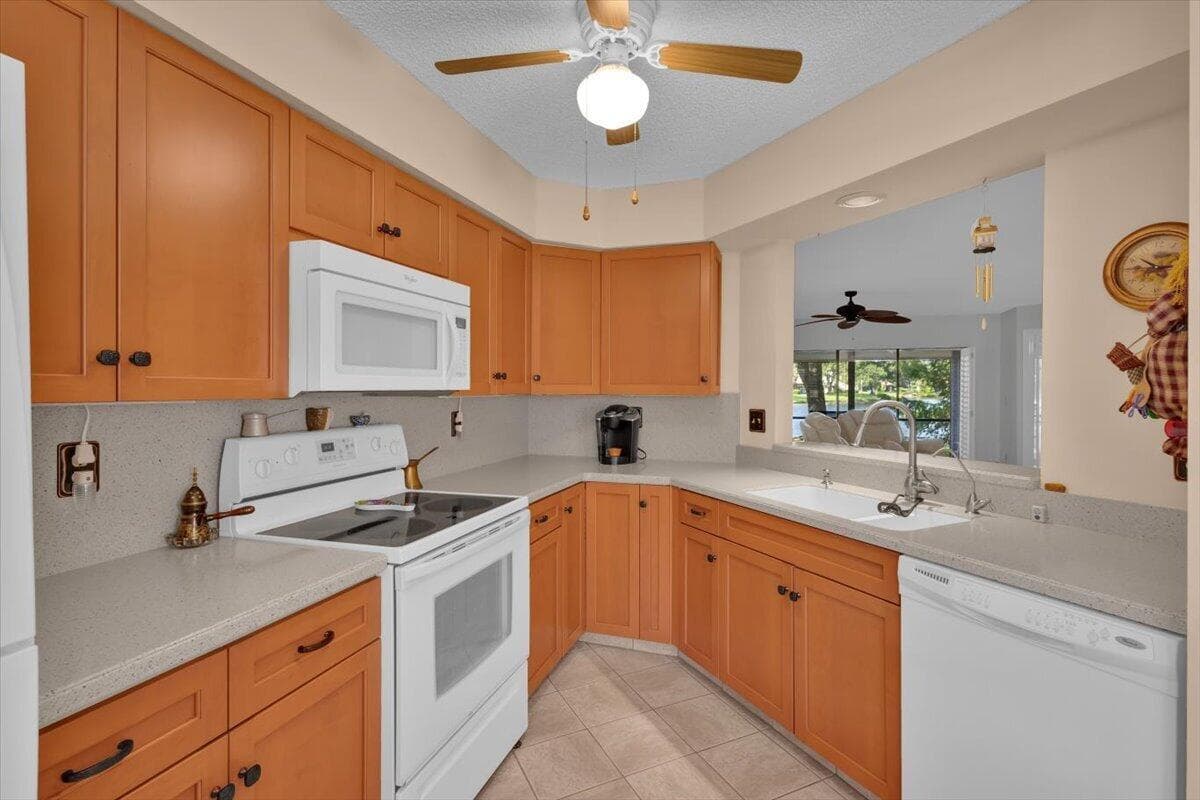 6050 SE Martinique Drive # 102, Stuart FL 34997 photo 5
