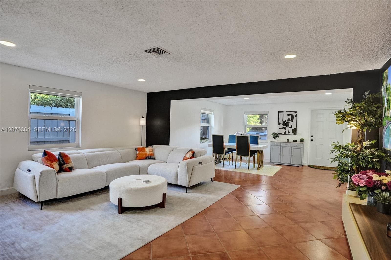 1022 NE 34th Ct, Oakland Park FL 33334 photo 4