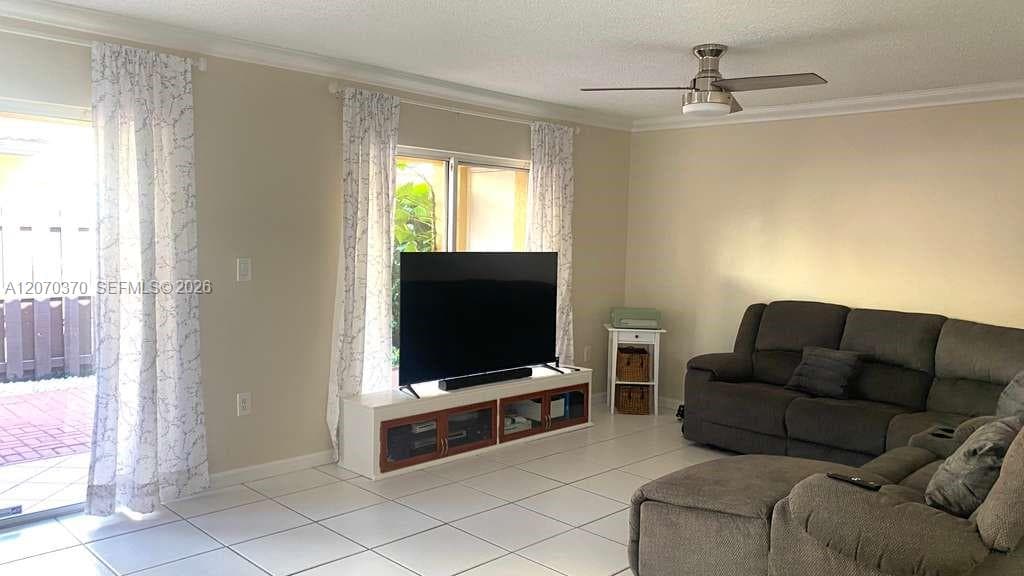 223 SW Maple Ter, Davie FL 33325 photo 5