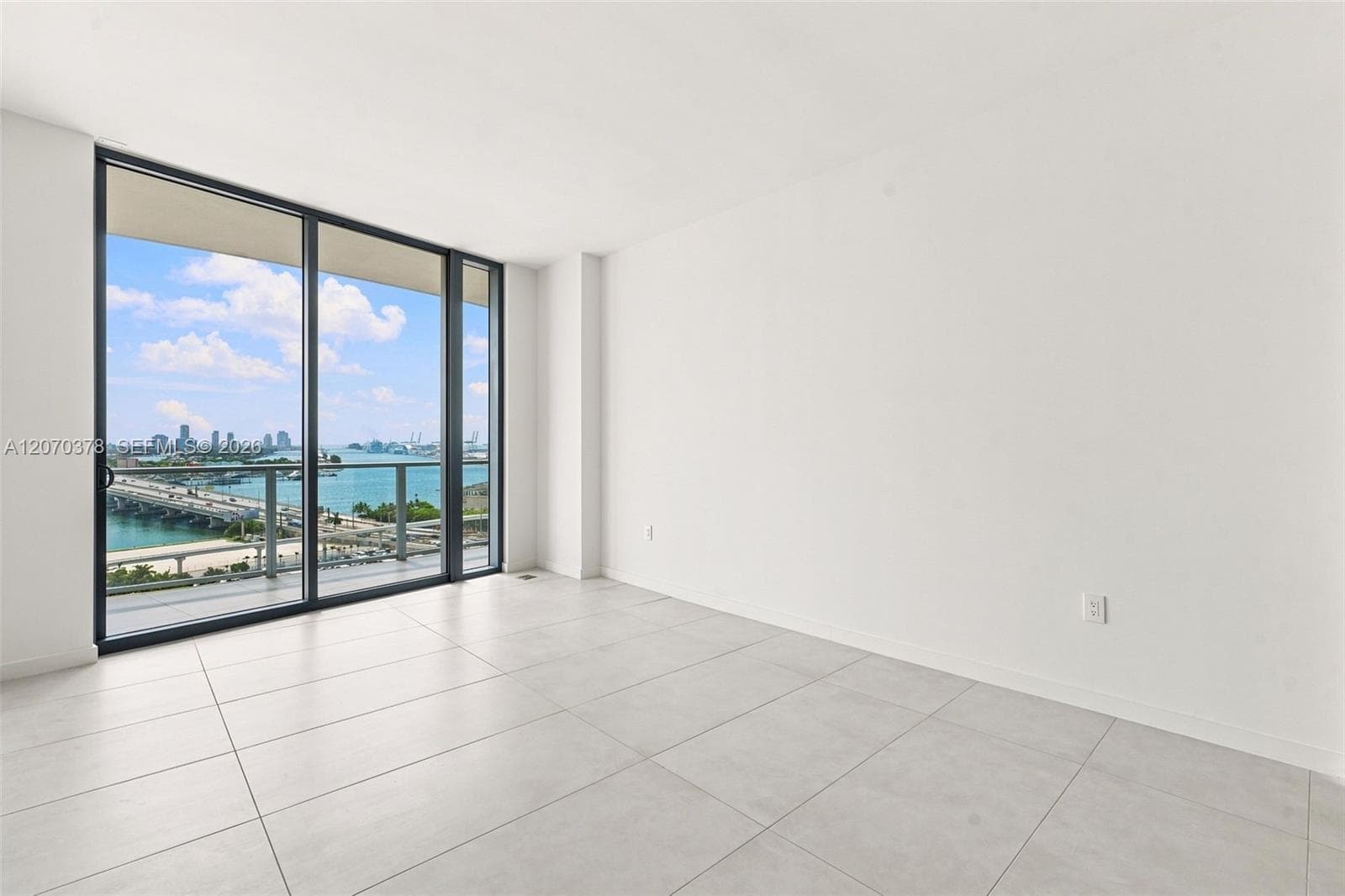 1400 Biscayne Boulevard # 1605, Miami FL 33132 photo 3