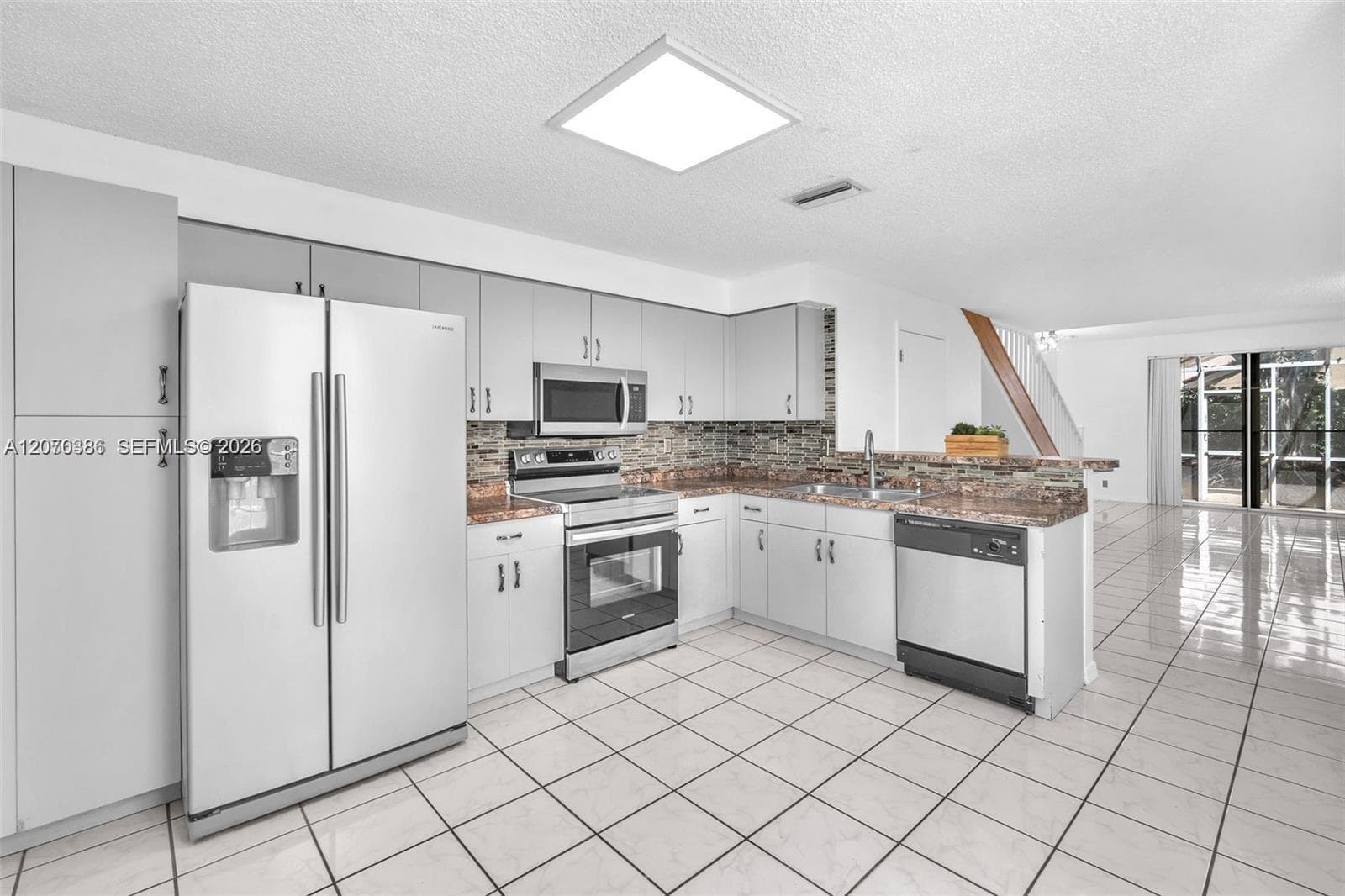 800 Sorrento Dr. # 2, Weston FL 33326 photo 2
