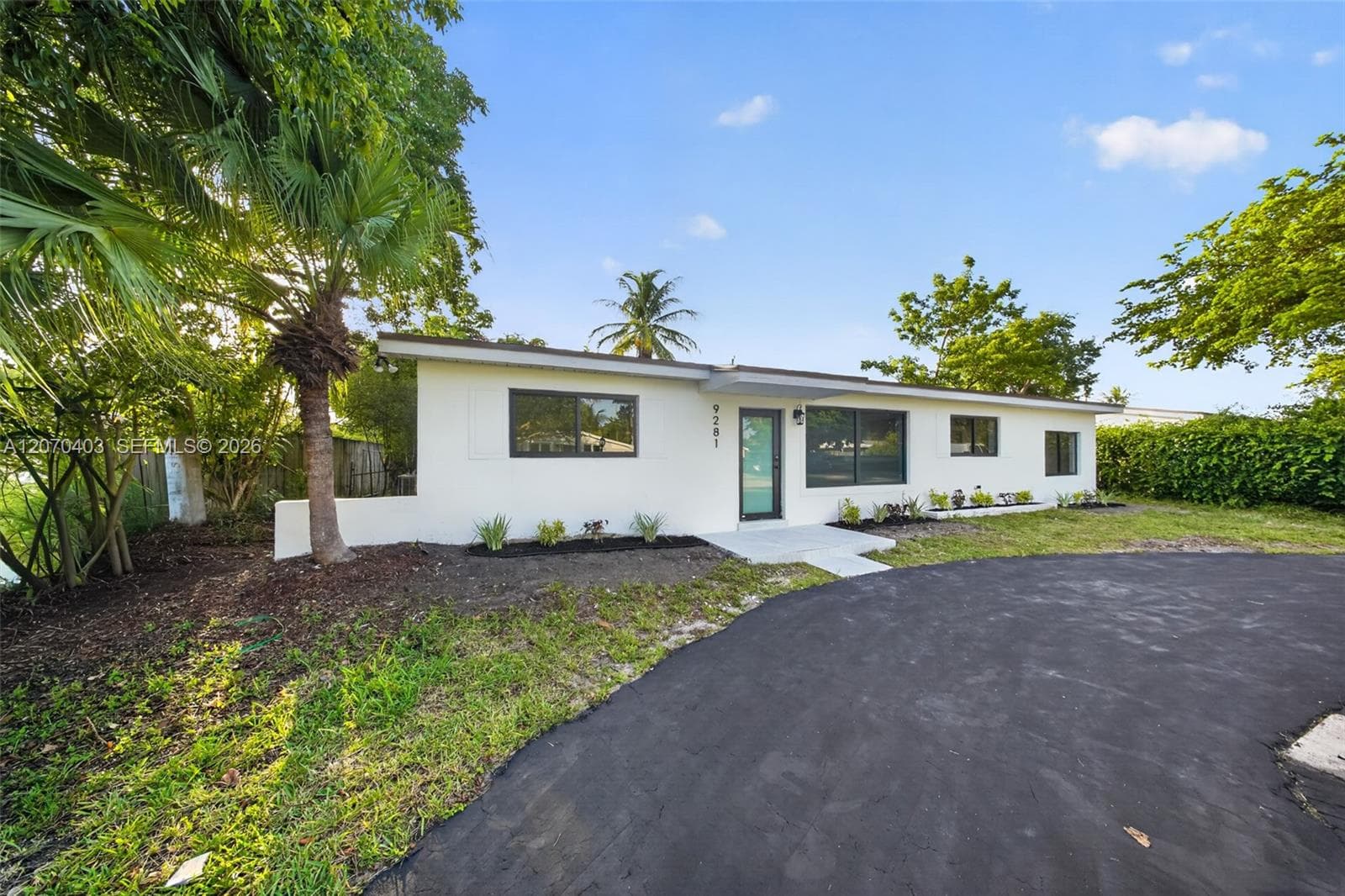 9281 Martinique Dr, Cutler Bay FL 33189 photo 3