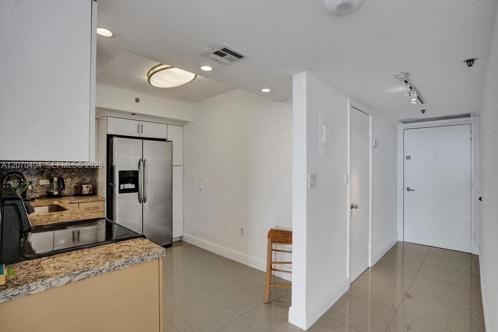 20515 E Country Club Dr # 1641, Aventura FL 33180 photo 5