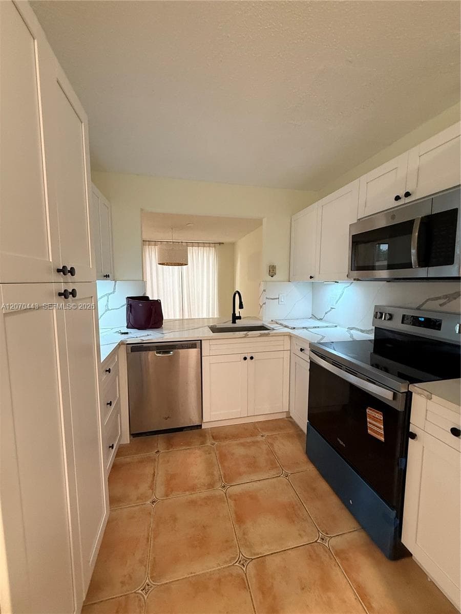 3522 Torremolinos Ave # 31, Doral FL 33178 photo 3