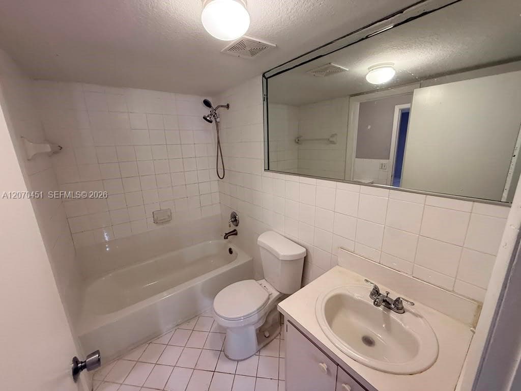 6278 W 22nd Ct # 14, Hialeah FL 33016 photo 3