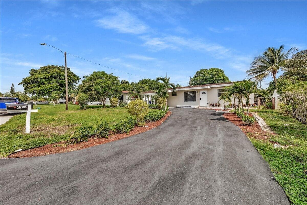 6311 SW 2ND Street, Margate FL 33068 photo 3