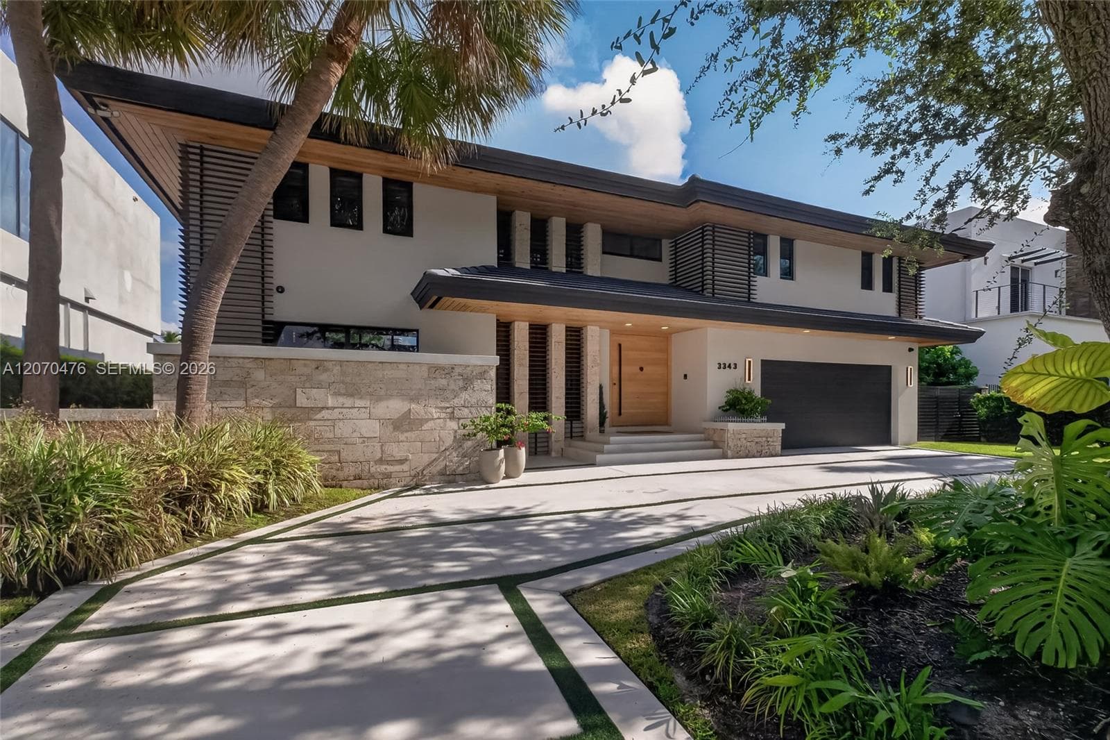 3343 NE 166th St, North Miami Beach FL 33160 photo 2