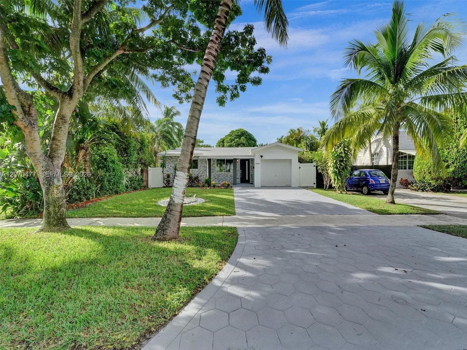 2446 Fillmore St, Hollywood FL 33020 photo 2