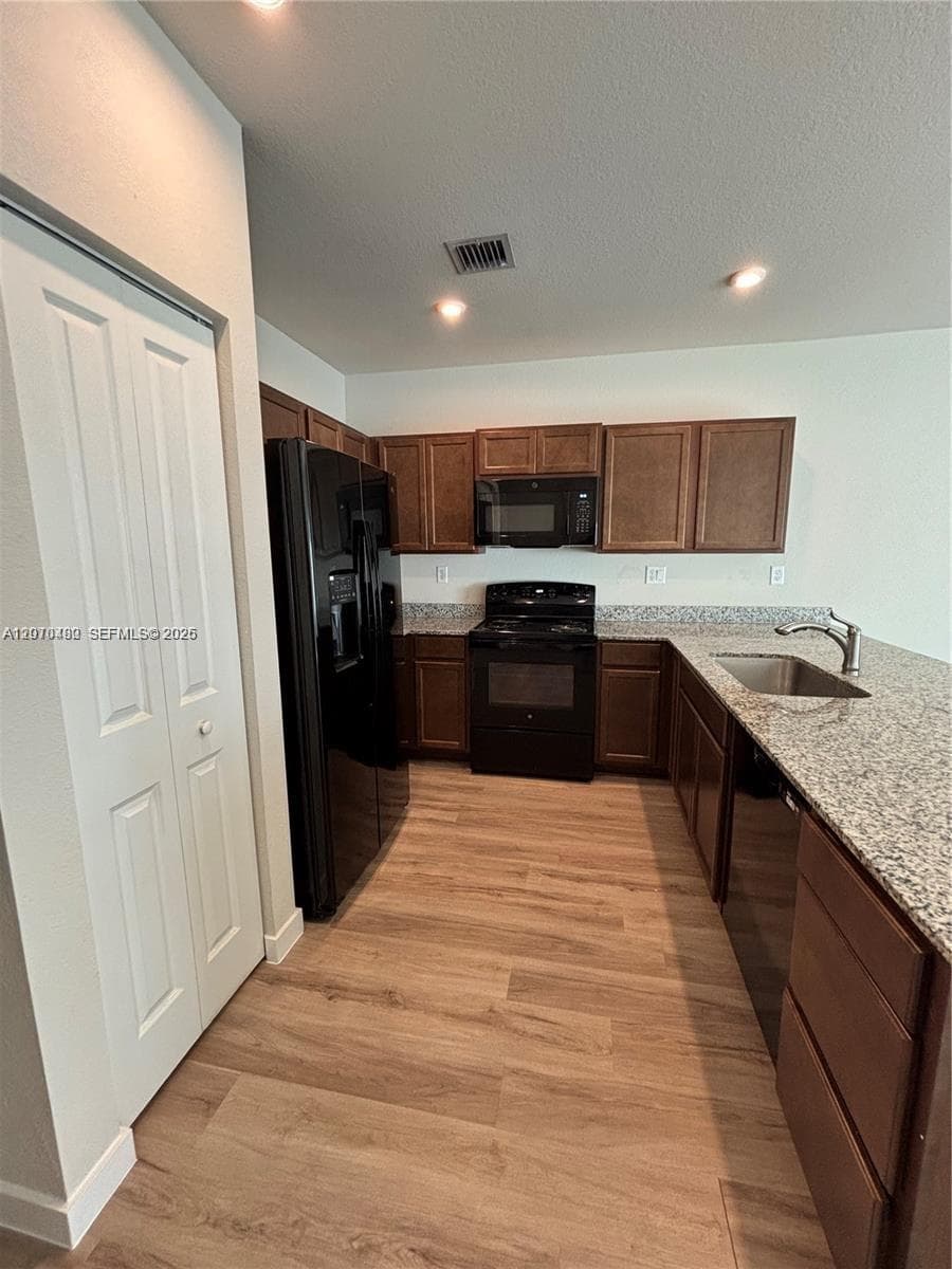 1021 NW 5th St, Florida City FL 33034 photo 3