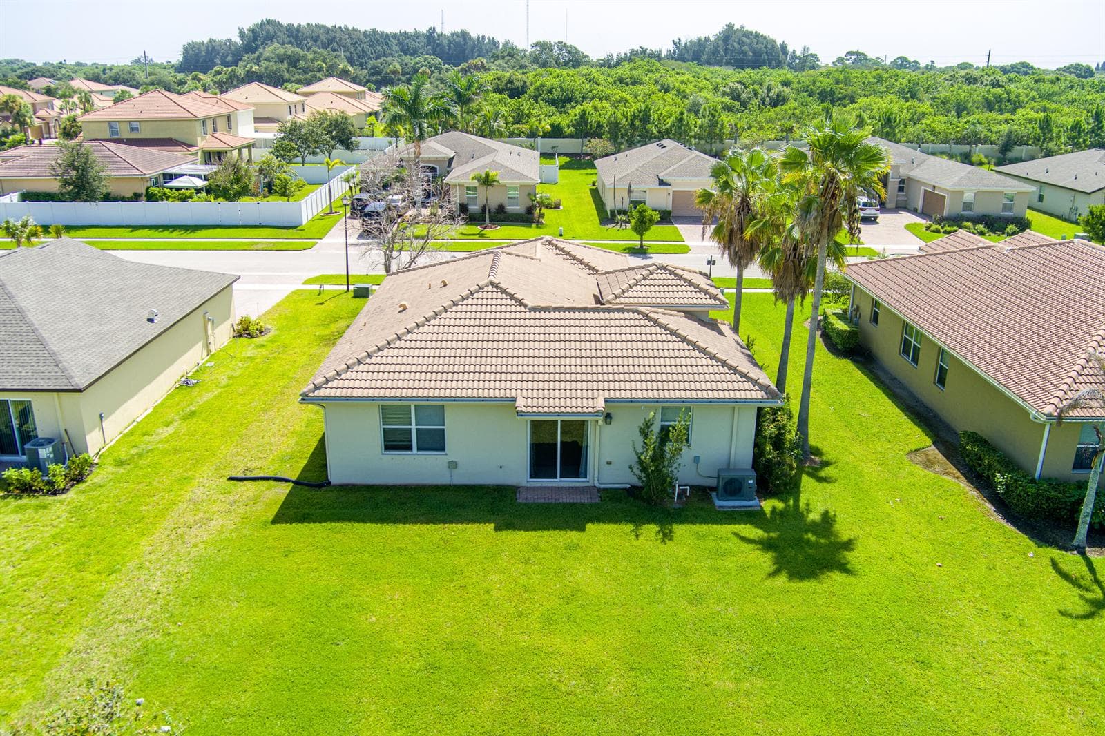 841 Bent Creek Drive, Fort Pierce FL 34947 photo 3