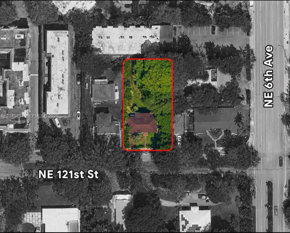 585 NE 121st St, North Miami FL 33161 photo 2