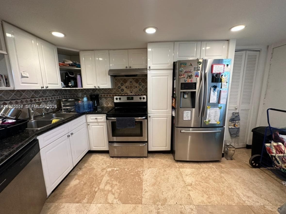 1680 NE 191st St # 209-2, Miami FL 33179