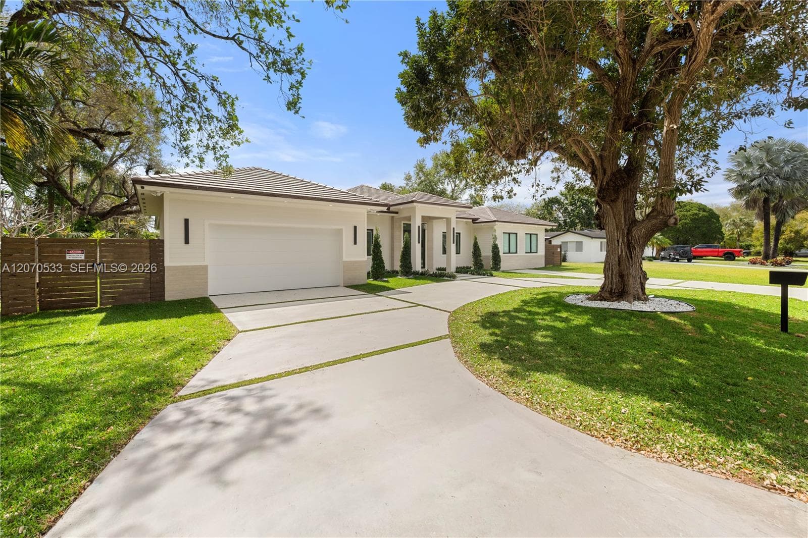 6990 SW 58th St, Miami FL 33143 photo 2