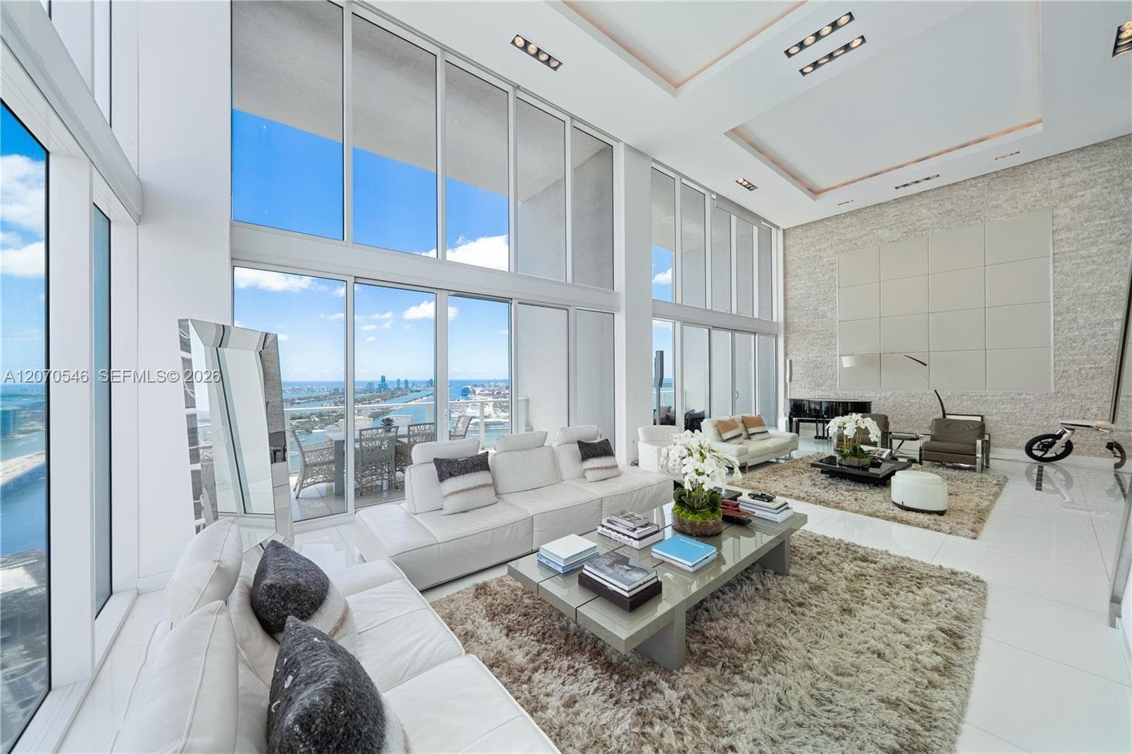 1040 Biscayne Blvd # 4403, Miami FL 33132 photo 2