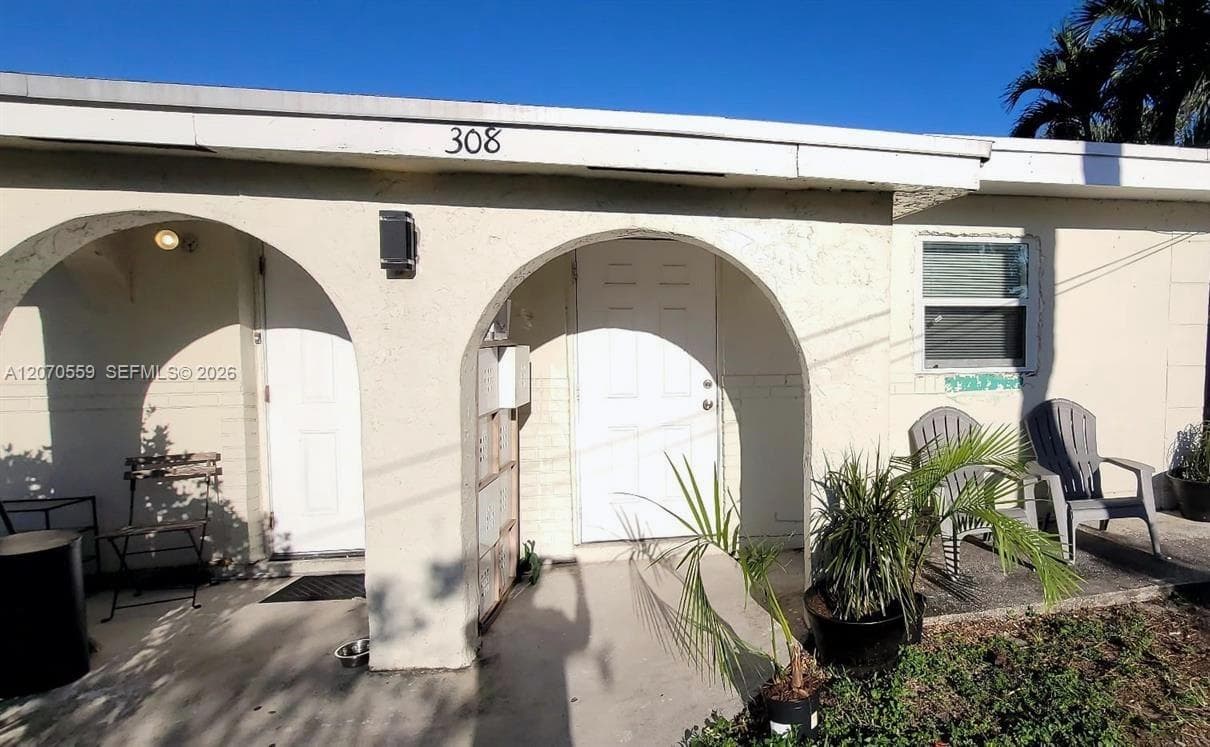 308 NW 2nd Ave # S, Deerfield Beach FL 33441