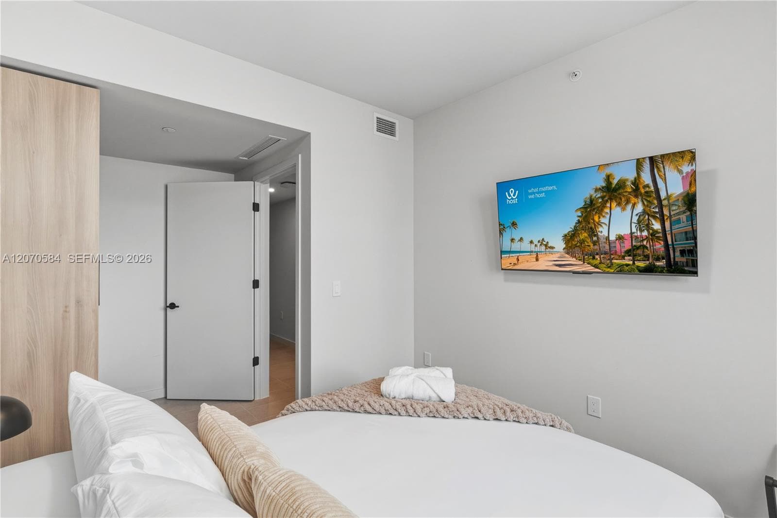 121 NE 5th St # 3312, Miami FL 33132 photo 4