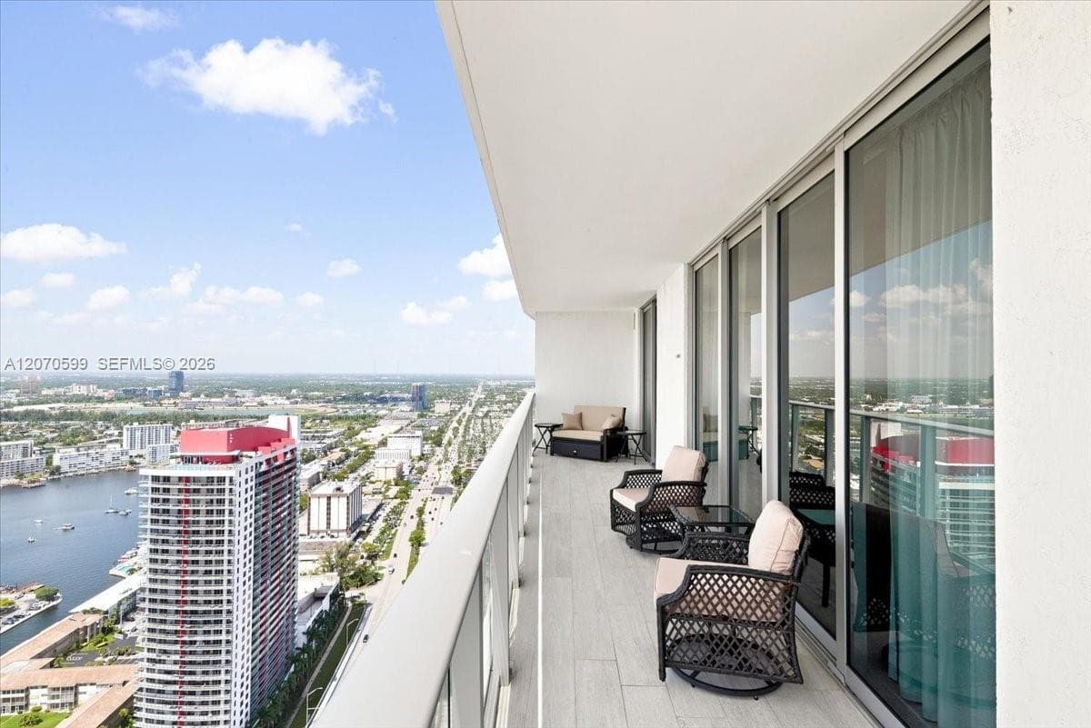 4010 S Ocean Dr # T3909, Hollywood FL 33019
