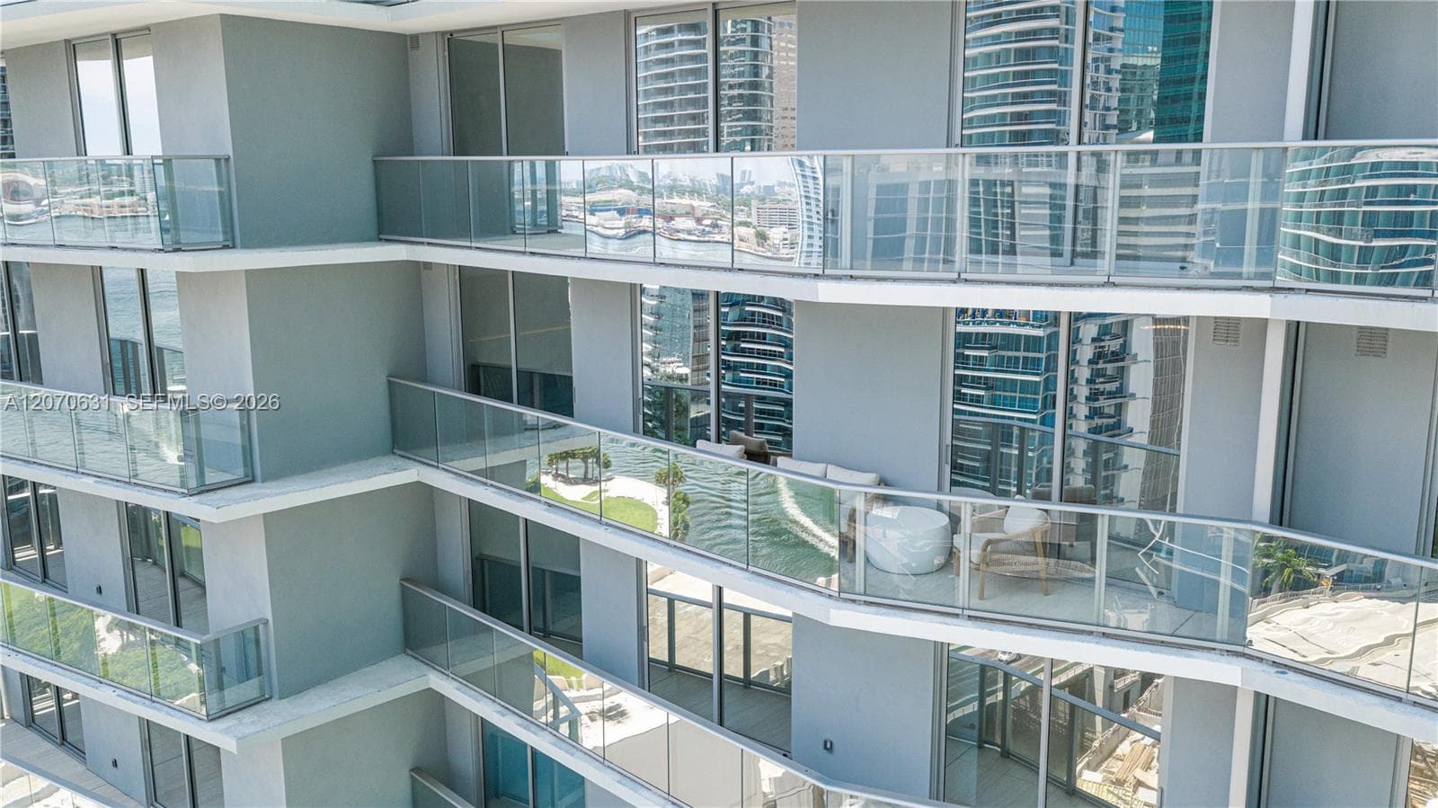 77 SE 5th ST # 2302, Miami FL 33131 photo 2
