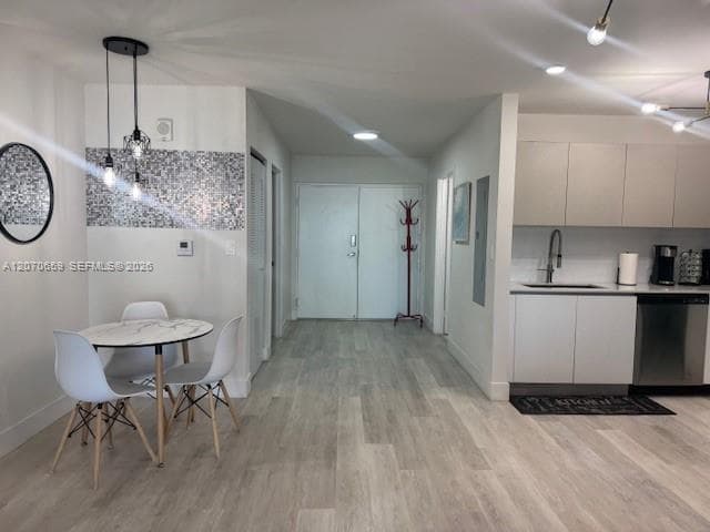 19380 NE 26 AVE # 304, Miami FL 33180 photo 3