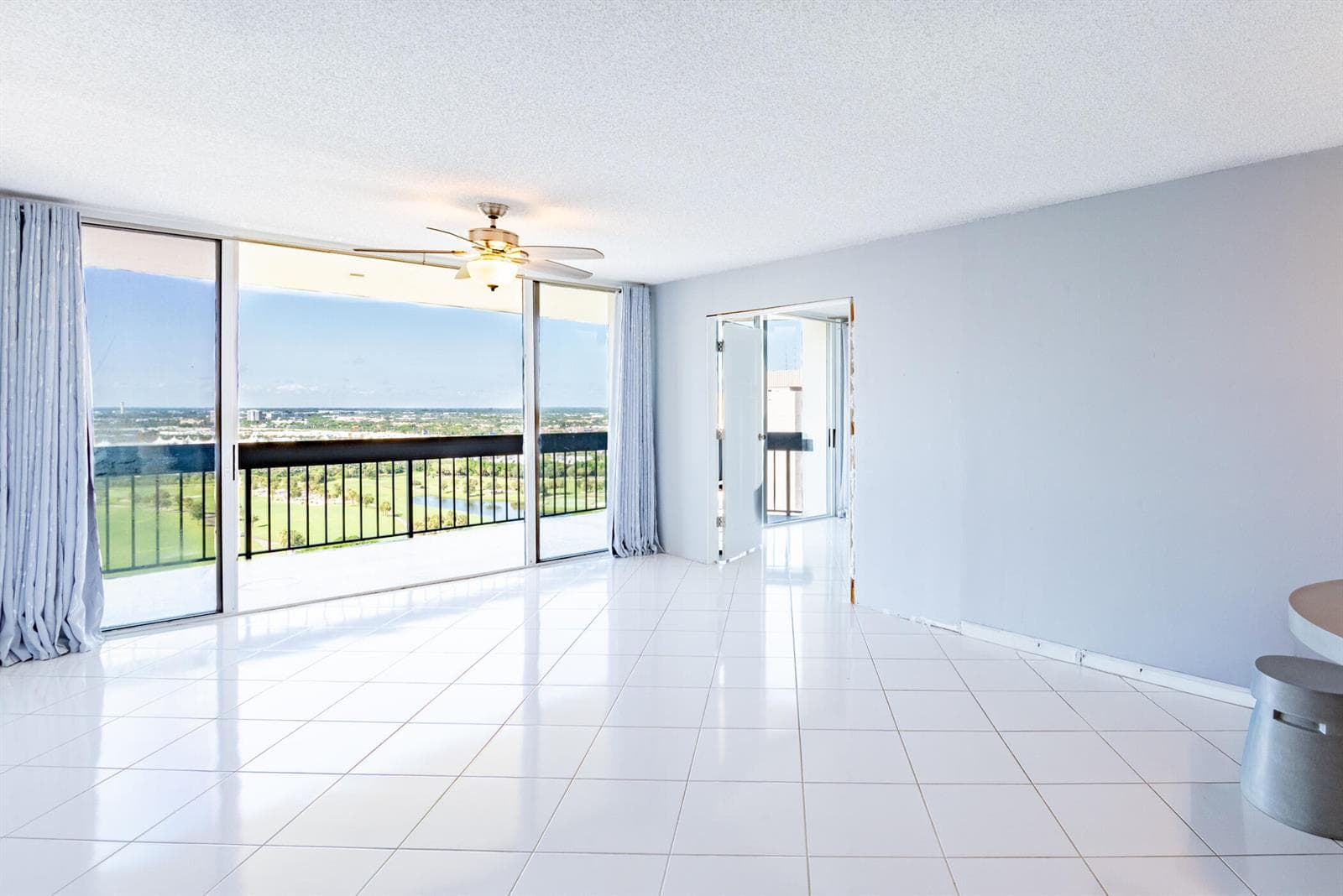 2400 PRESIDENTIAL Way, West Palm Beach FL 33401 photo 4