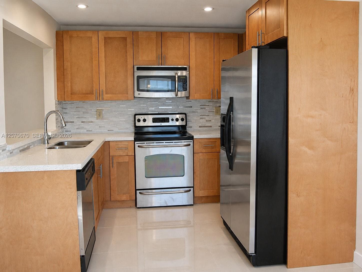 454 NE 210th Circle Ter # 202-7B, Miami FL 33179 photo 2