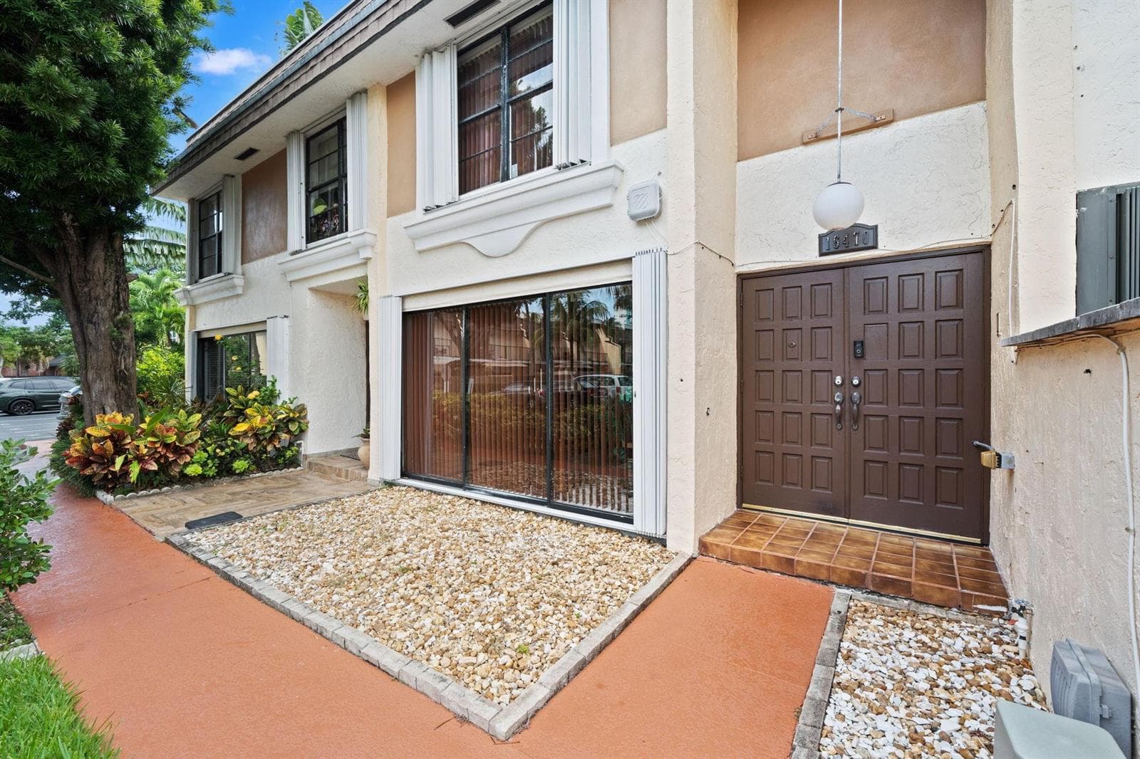 16470 NE 27TH Place # 35, North Miami Beach FL 33160 photo 2