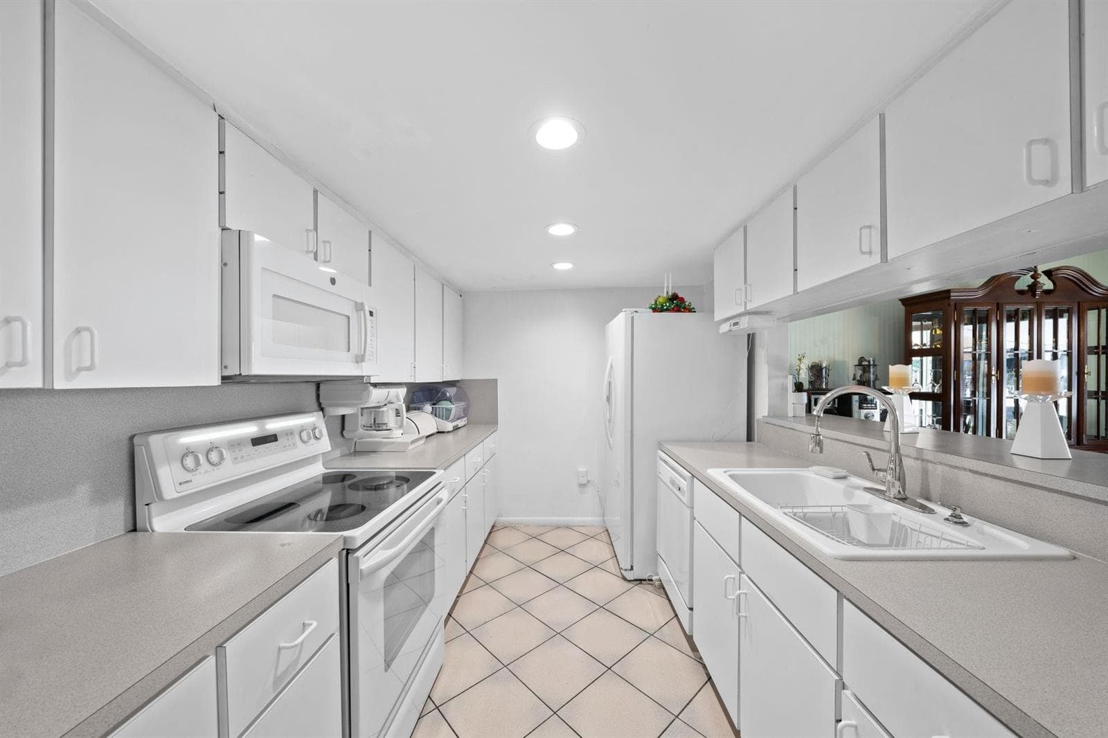 16470 NE 27TH Place # 35, North Miami Beach FL 33160 photo 5