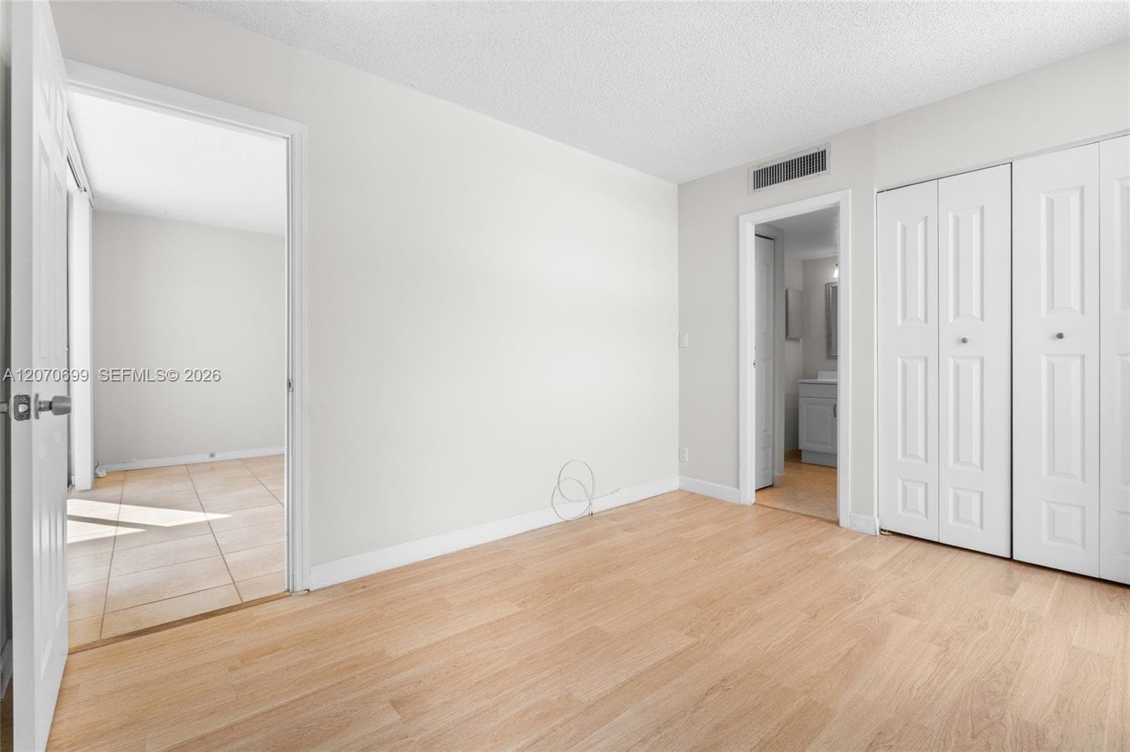 3401 N Country Club Dr # 519, Aventura FL 33180 photo 4