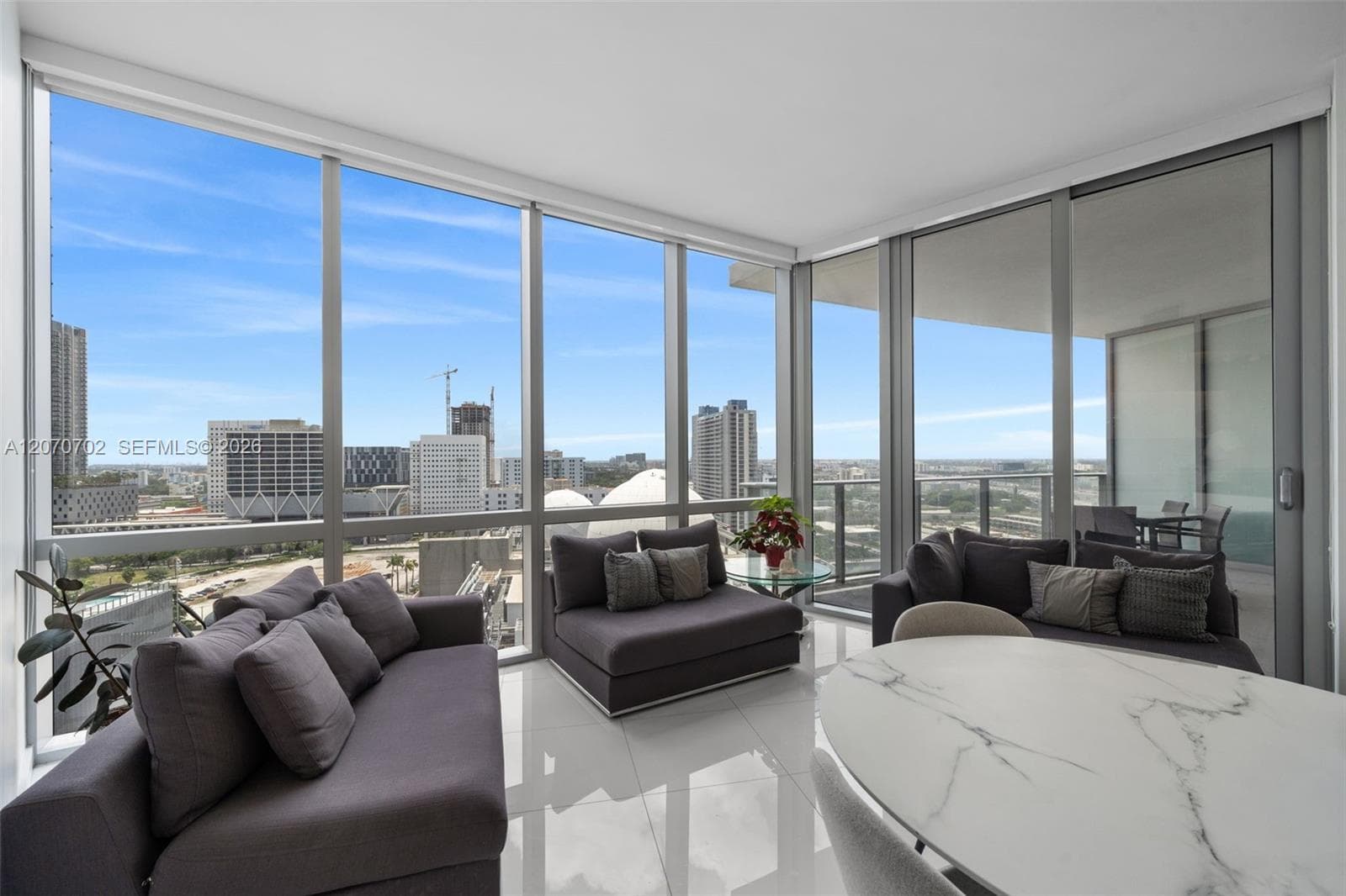 851 NE 1st Ave # 1610, Miami FL 33132