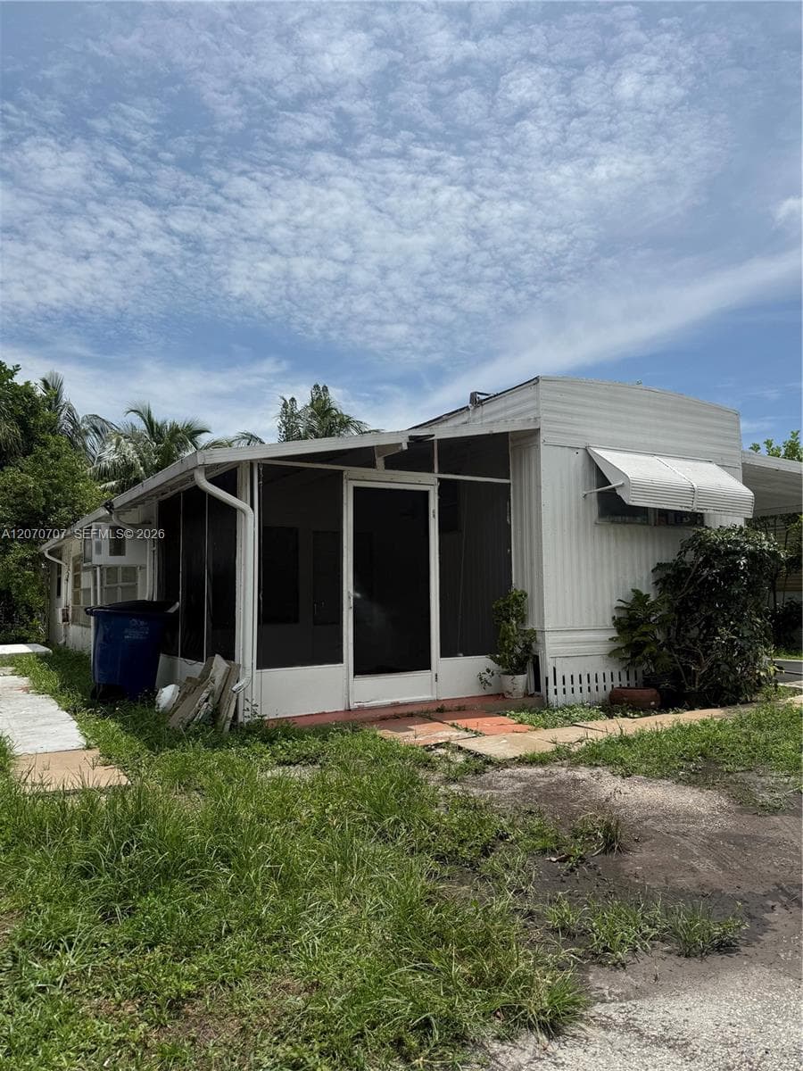 700 SW 8 Ave # 22A, Hallandale Beach FL 33009 photo 2