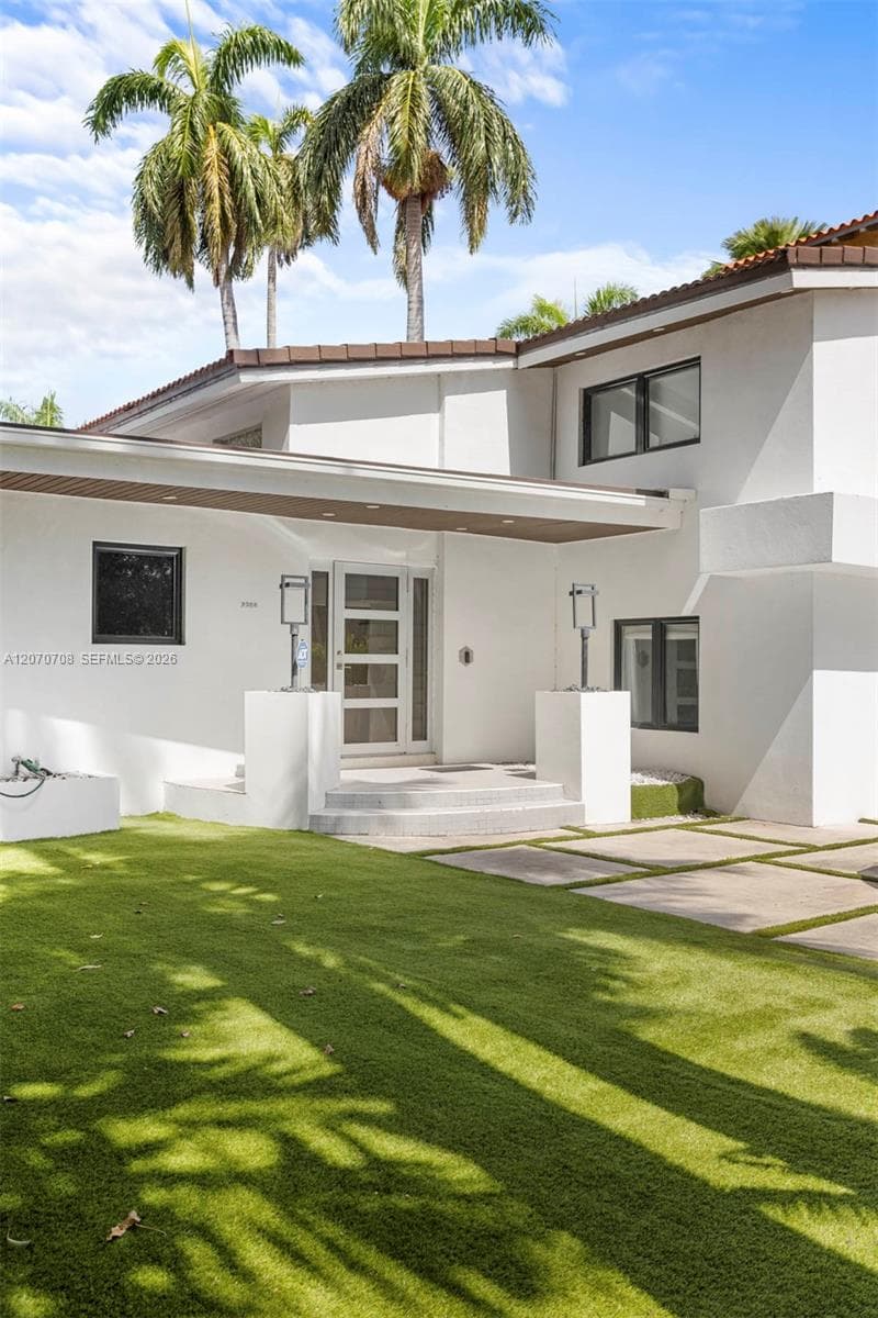 2388 Prairie Ave, Miami Beach FL 33140 photo 4