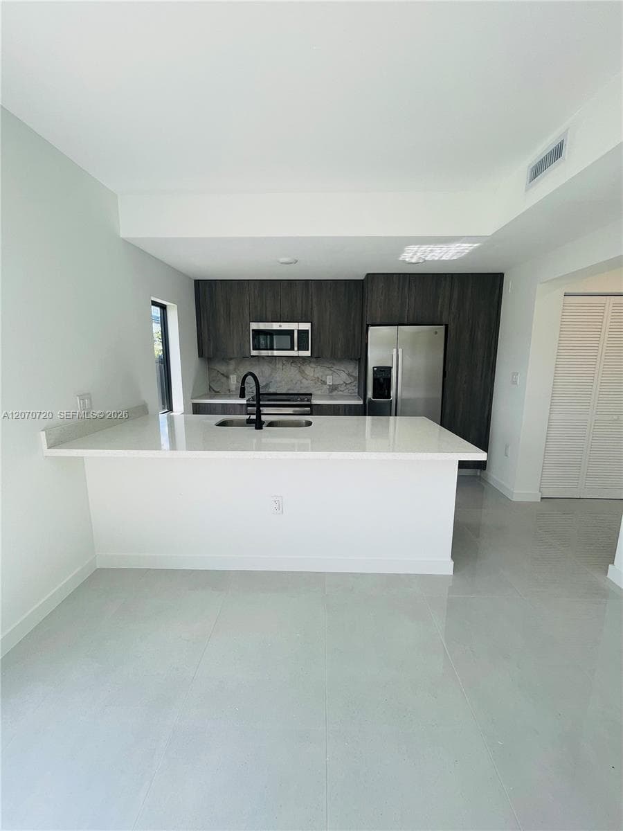 209 NW 13th Pl, Florida City FL 33034 photo 4