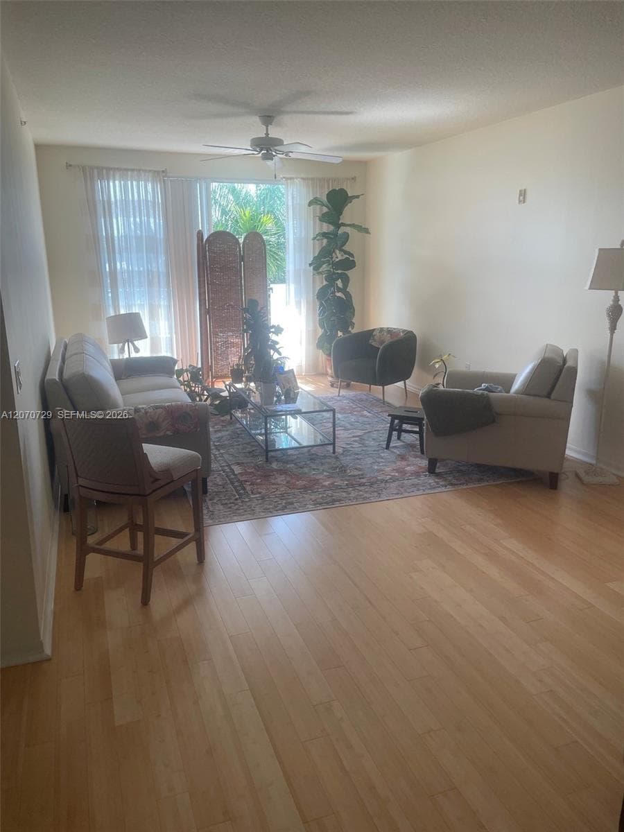 2401 NE 65th St # 511, Fort Lauderdale, FL 33308 photo 2